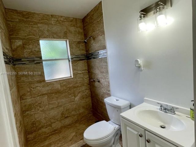 Home for rent at 820 SE 12th St 1 - photo 7482576