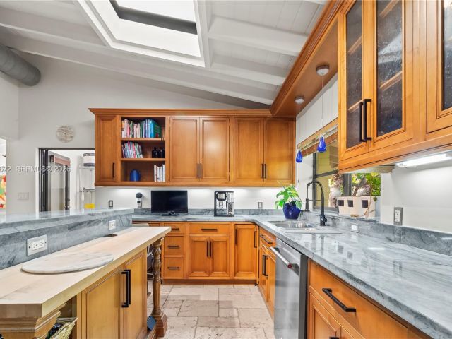 Home for rent at 2132 Middle River Dr - photo 7482250