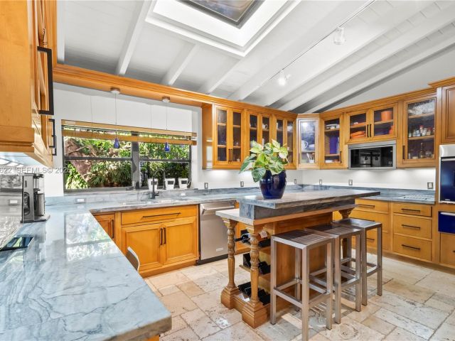 Home for rent at 2132 Middle River Dr - photo 7482252