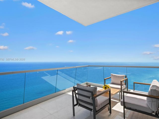 Apartment for sale  Unit #4304 - photo 7525250