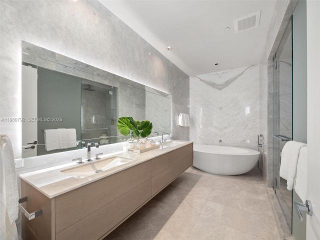 Apartment for sale  Unit #4304 - photo 7525260