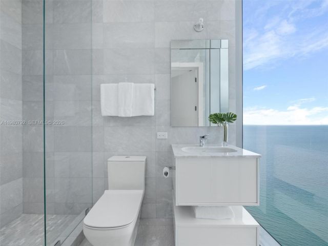 Apartment for sale  Unit #4304 - photo 7525262