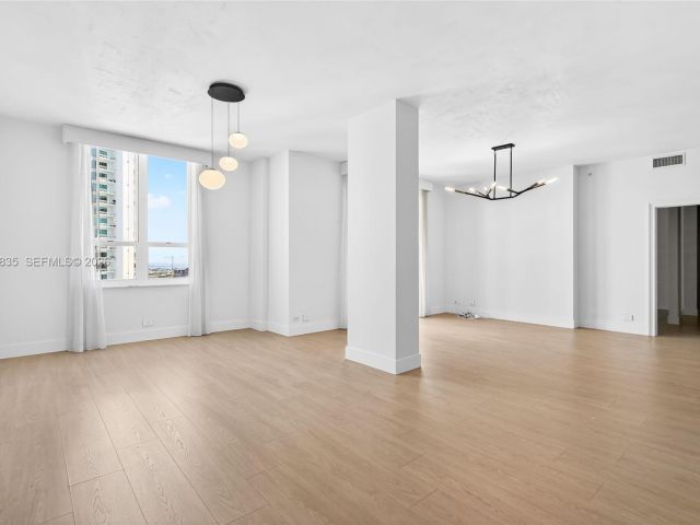 Apartment for rent  Unit #LPH-06 - photo 7477854