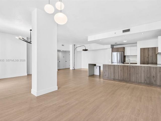 Apartment for rent  Unit #LPH-06 - photo 7477855