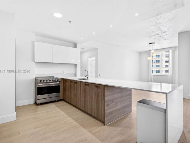 Apartment for rent  Unit #LPH-06 - photo 7477856