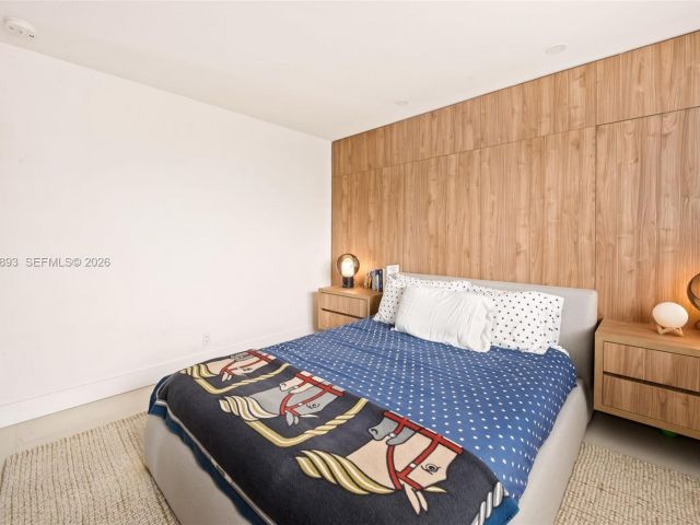 Home for sale at 865 W 47th St - photo 7468364