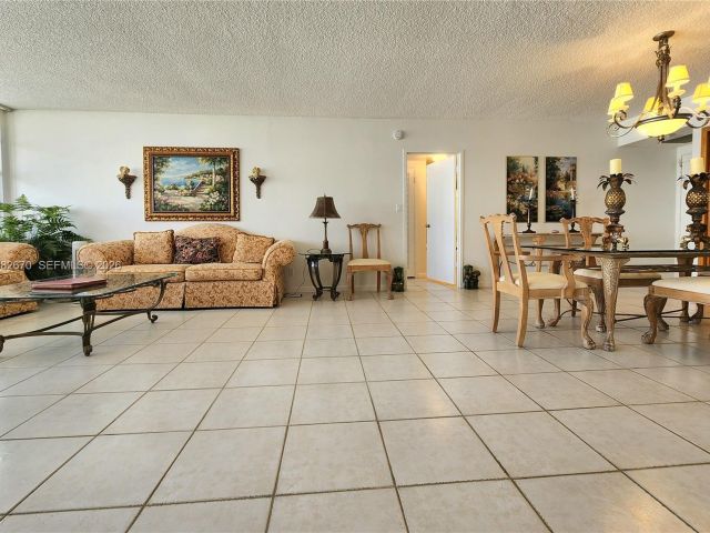 Apartment for sale  Unit #1619 - photo 7470077