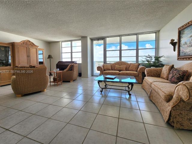 Apartment for sale  Unit #1619 - photo 7470078