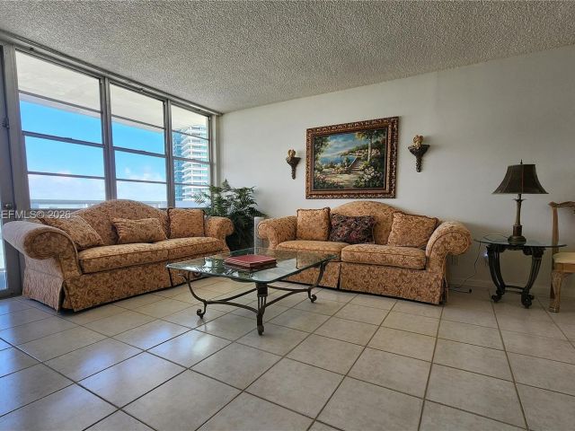 Apartment for sale  Unit #1619 - photo 7470080