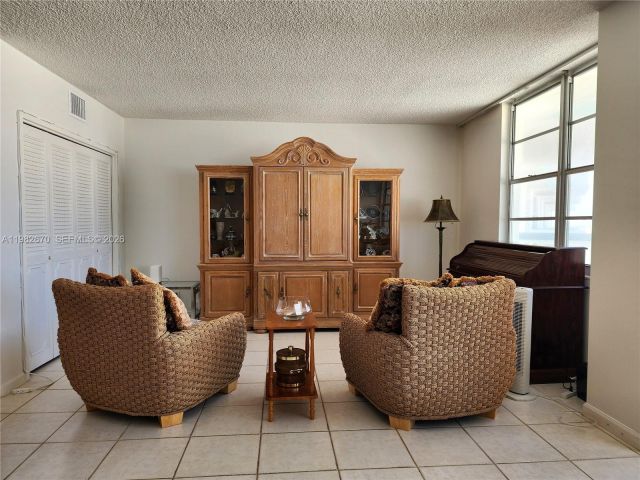 Apartment for sale  Unit #1619 - photo 7470089