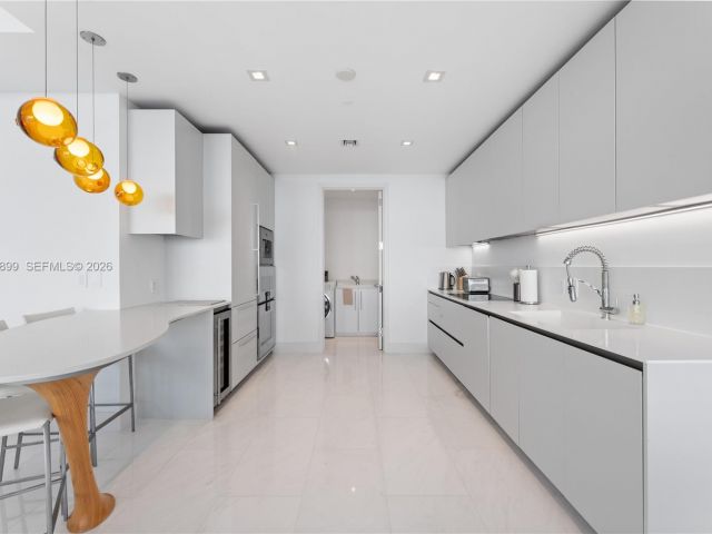 Apartment for rent  Unit #802 - photo 7498764