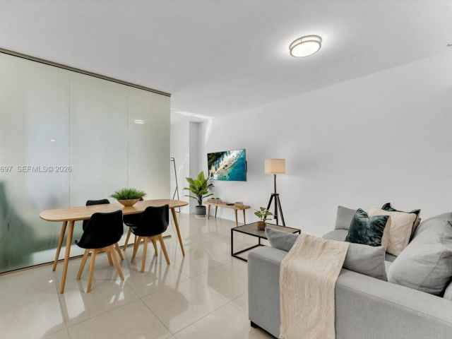 Apartment for sale  Unit #1807 - photo 7511102