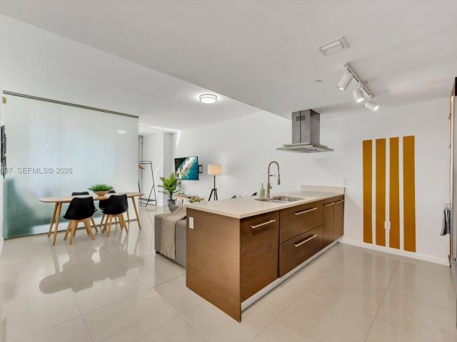 Apartment for sale  Unit #1807 - photo 7511105