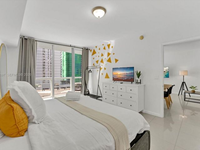 Apartment for sale  Unit #1807 - photo 7511108