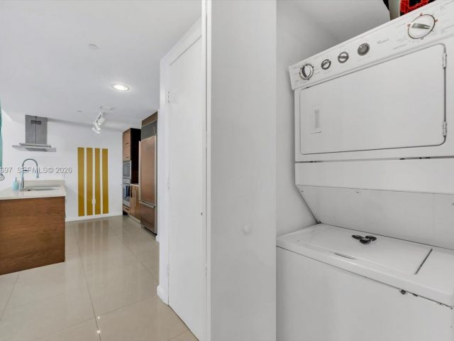 Apartment for sale  Unit #1807 - photo 7511114