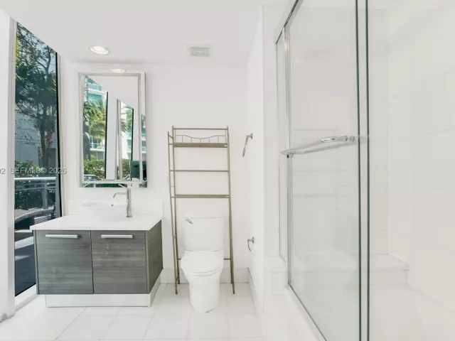 4-bedroom condo for rent in Aventura - 2950 NE 188th St 150 - MondialRealty