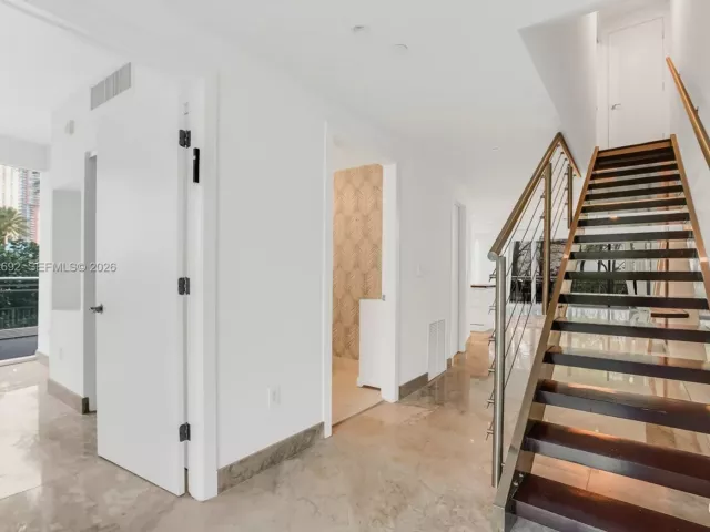 4-bedroom condo for rent in Aventura - 2950 NE 188th St 150 - MondialRealty