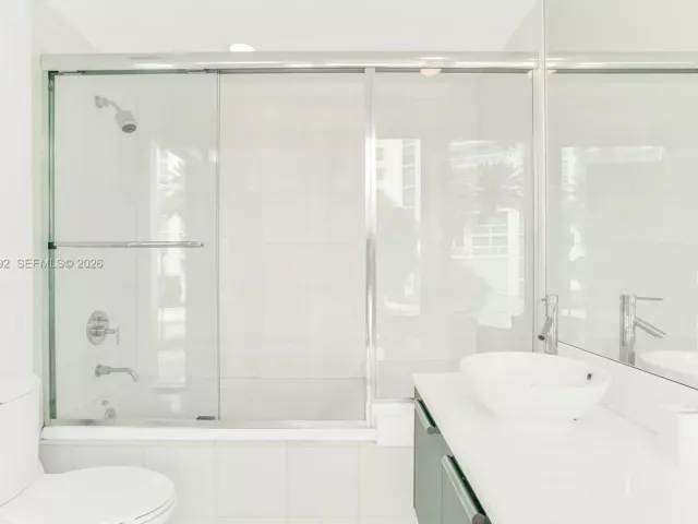 4-bedroom condo for rent in Aventura - 2950 NE 188th St 150 - MondialRealty