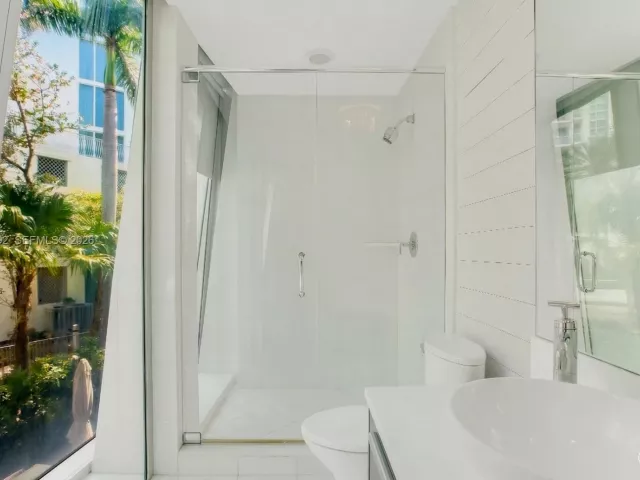 4-bedroom condo for rent in Aventura - 2950 NE 188th St 150 - MondialRealty