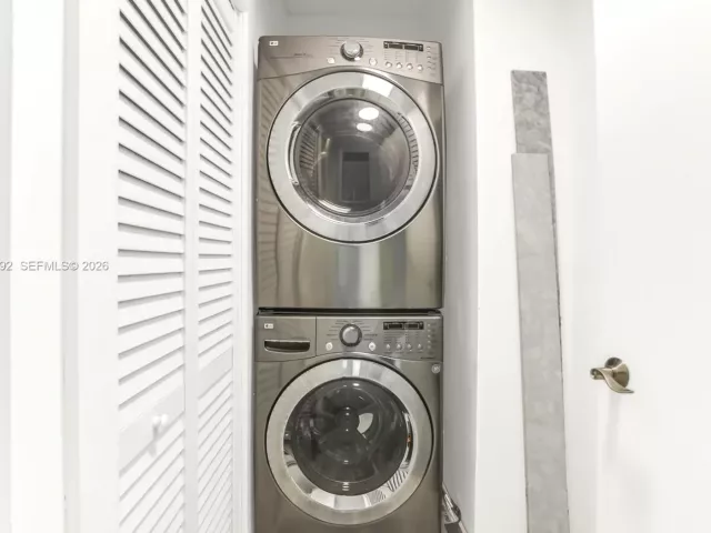 4-bedroom condo for rent in Aventura - 2950 NE 188th St 150 - MondialRealty