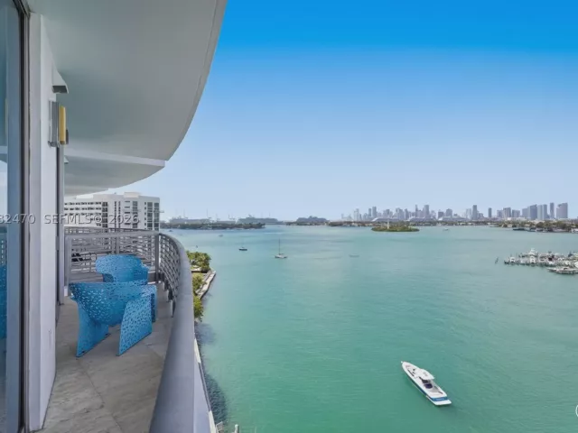 2-bedroom condo for sale in Miami Beach - 1445 16th St 1101 - MondialRealty