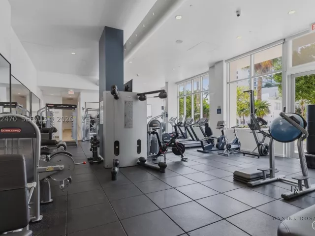 2-bedroom condo for sale in Miami Beach - 1445 16th St 1101 - MondialRealty