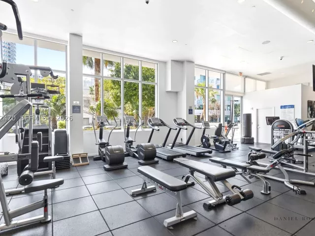 2-bedroom condo for sale in Miami Beach - 1445 16th St 1101 - MondialRealty