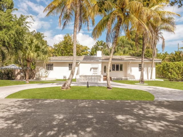 Home for sale at 11801 NE 11th Ave - photo 7483962