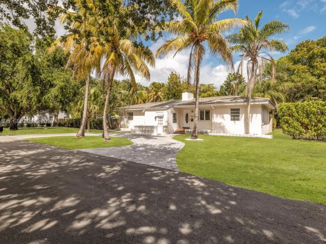 Home for sale at 11801 NE 11th Ave - photo 7483963