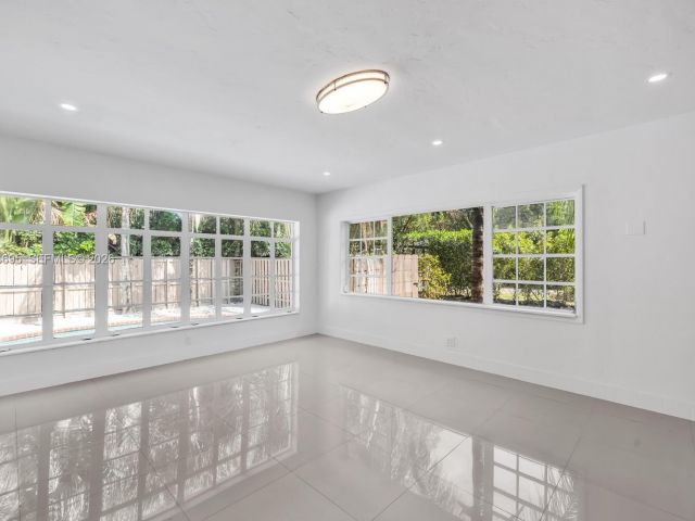 Home for sale at 11801 NE 11th Ave - photo 7483973