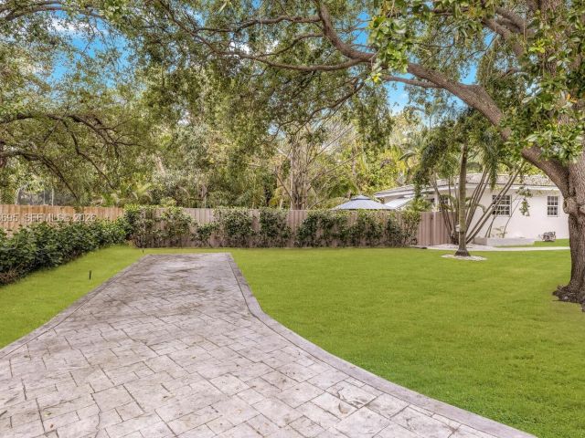 Home for sale at 11801 NE 11th Ave - photo 7483977