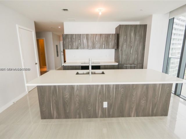 Apartment for sale  Unit #2007 - photo 7523599