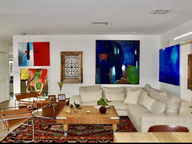 Home for rent at 1251 SW 11th Ter N/A - photo 7453138