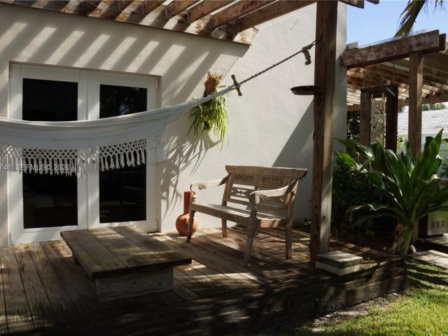 Home for rent at 1251 SW 11th Ter N/A - photo 7453144