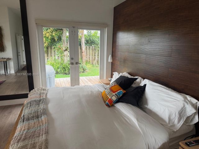 Home for rent at 1251 SW 11th Ter N/A - photo 7453149