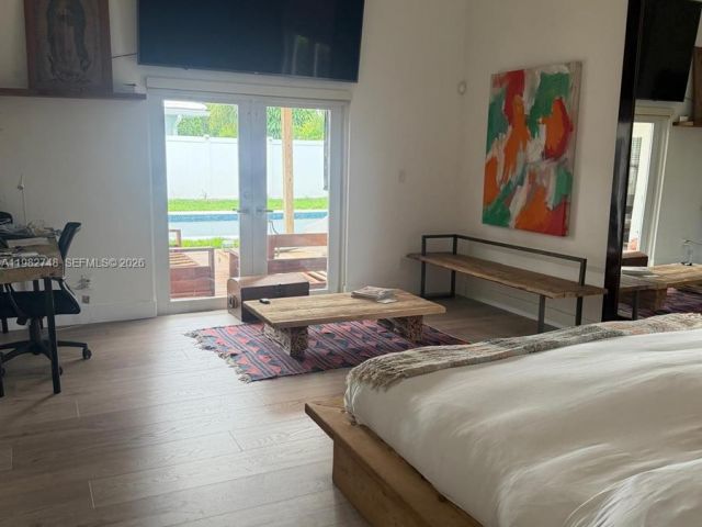 Home for rent at 1251 SW 11th Ter N/A - photo 7453150