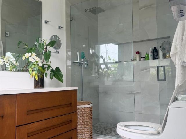 Home for rent at 1251 SW 11th Ter N/A - photo 7453152