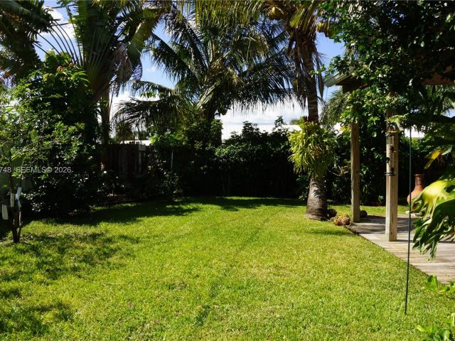 Home for rent at 1251 SW 11th Ter N/A - photo 7453155