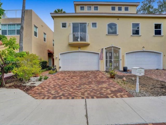 Home for rent at 409 SW 5th St - photo 7507319