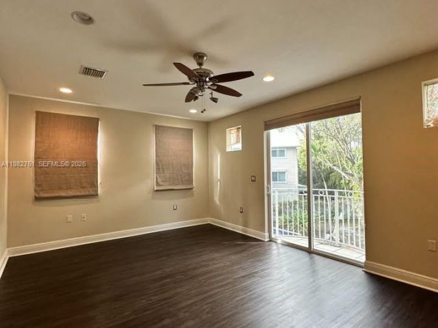 Home for rent at 409 SW 5th St - photo 7507320