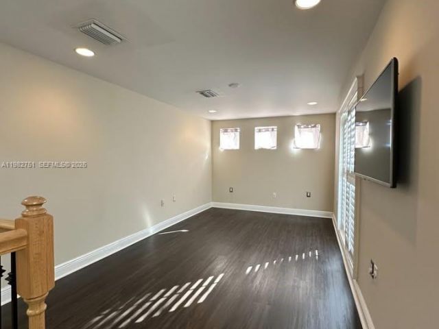 Home for rent at 409 SW 5th St - photo 7507325