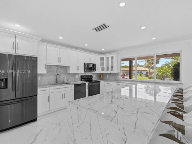 Home for rent at 2816 NE 35th St - photo 7482090