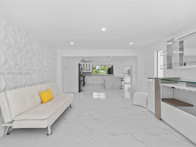 Home for rent at 2816 NE 35th St - photo 7482096