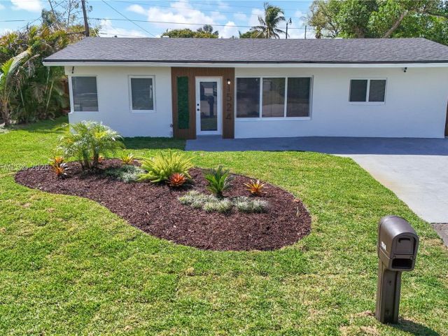 Home for sale at 1524 NE 31st Ct - photo 7507069