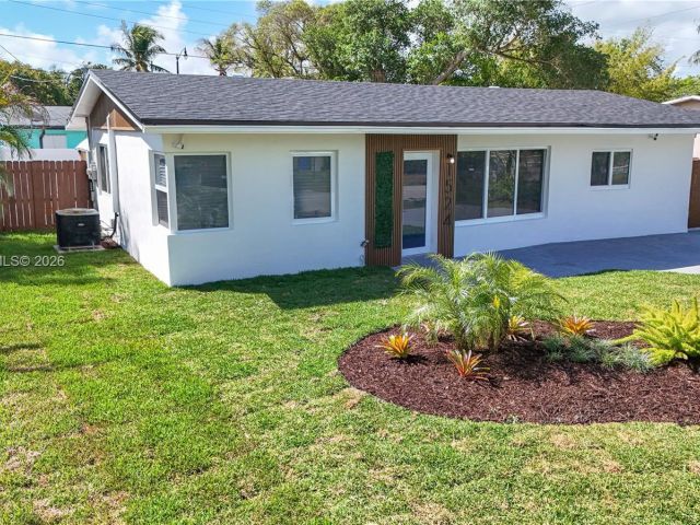 Home for sale at 1524 NE 31st Ct - photo 7507073