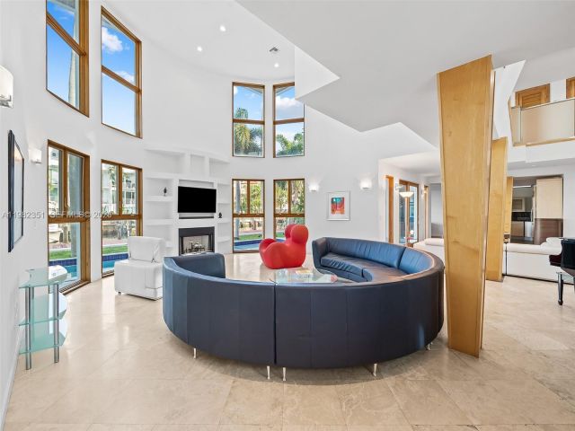 Home for rent at 450 Victoria Ter - photo 7482512