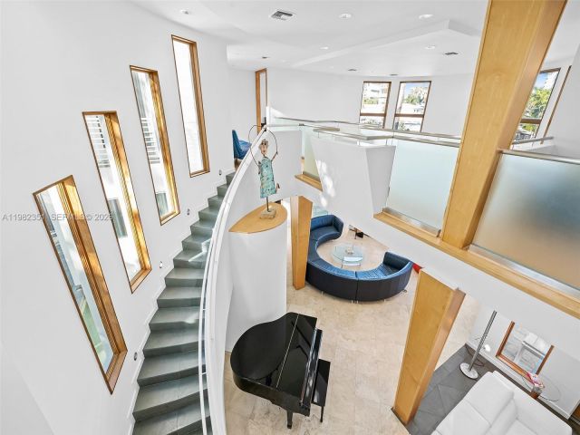 Home for rent at 450 Victoria Ter - photo 7482518