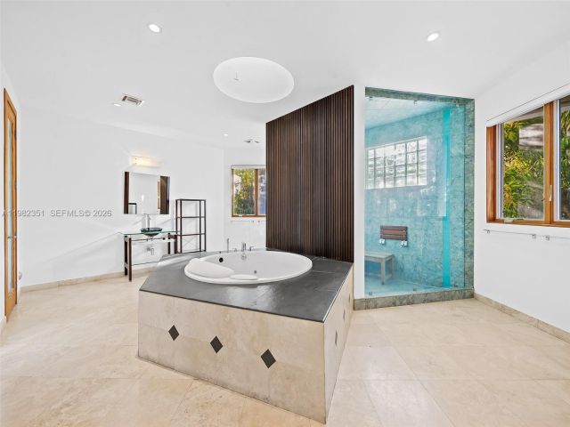 Home for rent at 450 Victoria Ter - photo 7482526