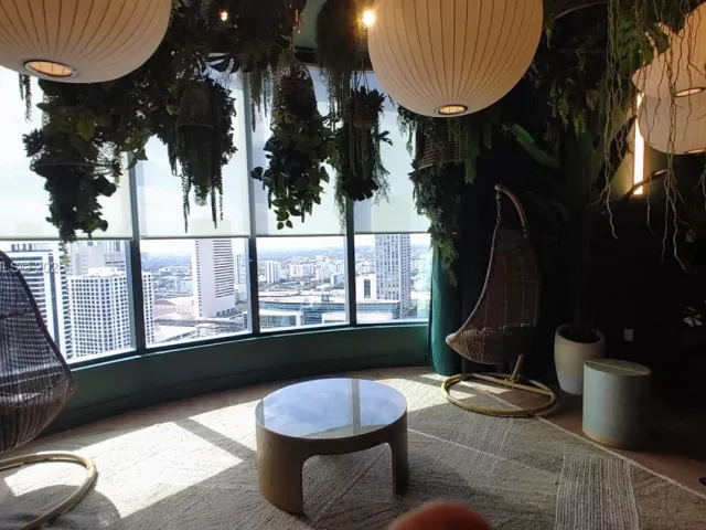 1-bedroom condo for sale in Miami Beach - 501 NE 1ST ST 1006 - MondialRealty