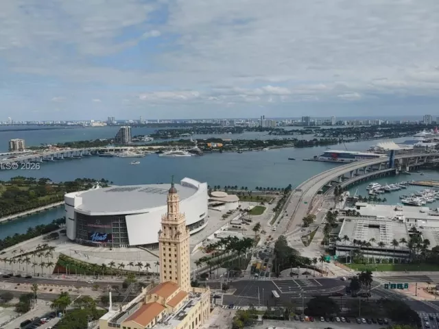 1-bedroom condo for sale in Miami Beach - 501 NE 1ST ST 1006 - MondialRealty